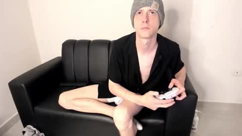 SlimnHungOH online show from April 2026 12:02:01 AM