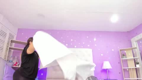 millers_rousse online show from December 2025 12:01:02 PM