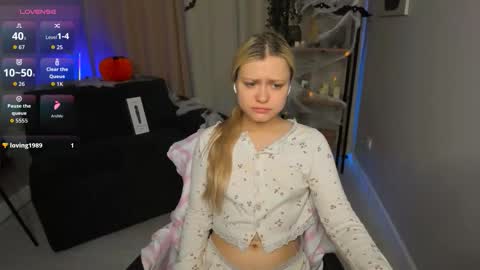 Snapshot of millie_vanillie chatting on October 2025 08:57:01 PM Millie online show from October 2025 08:57:01 PM