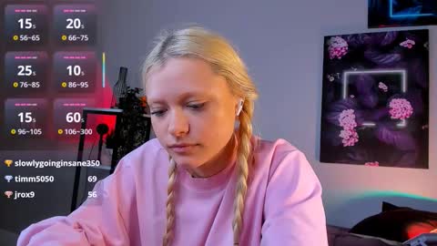 Snapshot of millie_vanillie chatting on November 2025 10:40:02 AM Millie online show from November 2025 10:40:02 AM