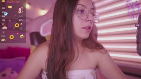 Snapshot of milly_kenner chatting on April 2026 07:03:01 PM MILLY online show from April 2026 07:03:01 PM