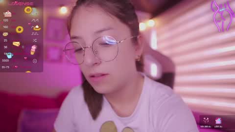 Snapshot of milly_kenner chatting on April 2026 07:17:02 PM MILLY online show from April 2026 07:17:02 PM