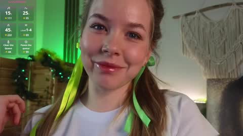 Snapshot of milly_shy chatting on December 2024 07:15:02 AM Milly online show from December 2024 07:15:02 AM