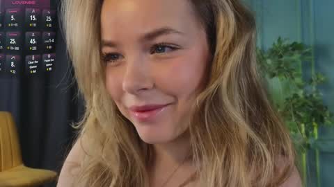 Snapshot of milly_shy chatting on January 2025 06:07:02 AM Milly online show from January 2025 06:07:02 AM