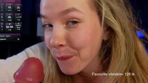 Snapshot of milly_shy chatting on March 2025 10:02:02 AM Milly online show from March 2025 10:02:02 AM