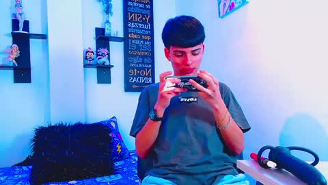 milo hot  online show from April 2026 11:09:01 PM