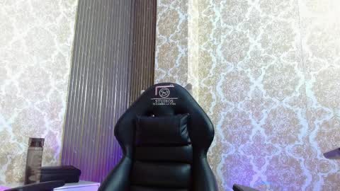 milo_tay1 online show from April 2026 02:44:02 AM