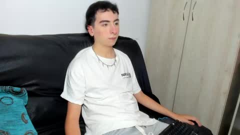 Snapshot of milogm_ chatting on May 2026 01:22:02 AM milogm_ online show from May 2026 01:22:02 AM