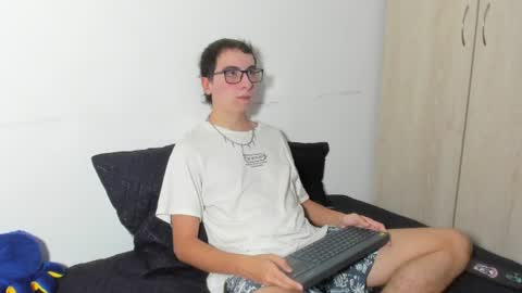 Snapshot of milogm_ chatting on June 2026 09:21:02 PM milogm_ online show from June 2026 09:21:02 PM