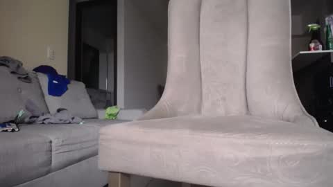 miloslove online show from April 2026 01:59:01 PM