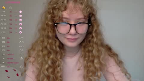 Snapshot of milounee chatting on March 2026 06:17:02 AM milounee online show from March 2026 06:17:02 AM