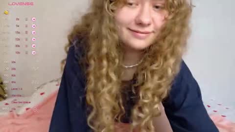 Snapshot of milounee chatting on March 2026 08:48:01 AM milounee online show from March 2026 08:48:01 AM