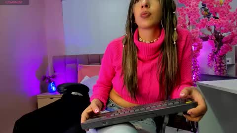 Snapshot of milu_beluci chatting on October 2025 03:29:01 PM  Milu Belucci  online show from October 2025 03:29:01 PM
