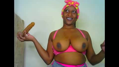 Snapshot of mily_carol chatting on December 2024 01:41:02 AM online show from December 2024 01:41:02 AM
