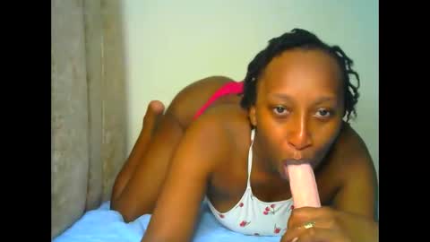 Snapshot of mily_carol chatting on December 2024 01:46:01 AM online show from December 2024 01:46:01 AM