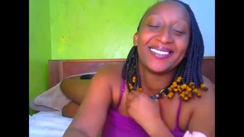 Snapshot of mily_carol chatting on December 2024 10:24:02 PM online show from December 2024 10:24:02 PM