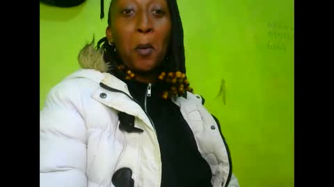 Snapshot of mily_carol chatting on December 2024 09:42:02 PM online show from December 2024 09:42:02 PM