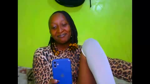 Snapshot of mily_carol chatting on December 2024 09:19:01 PM online show from December 2024 09:19:01 PM
