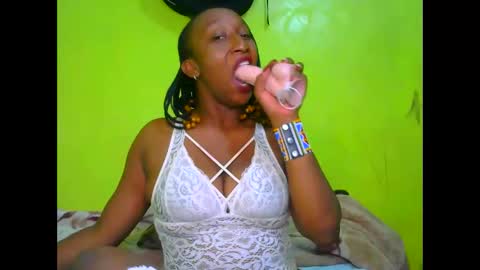 Snapshot of mily_carol chatting on December 2024 07:00:02 PM online show from December 2024 07:00:02 PM