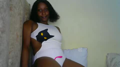 Snapshot of mily_carol chatting on January 2025 12:43:02 AM online show from January 2025 12:43:02 AM