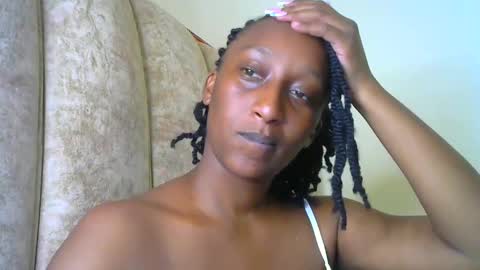 Snapshot of mily_carol chatting on January 2025 07:18:02 AM online show from January 2025 07:18:02 AM