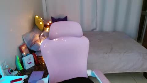 mily_milk_ online show from March 2025 08:16:01 AM