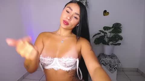 Mily Ortiz online show from April 2026 02:46:02 PM