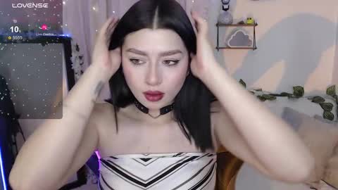 Mily online show from November 2025 12:32:01 AM