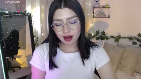 Mily online show from December 2025 06:27:02 PM