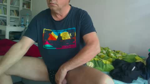 Snapshot of milymen26 chatting on June 2026 04:25:02 AM Milymen26 Polish man master fereskik straight mature online show from June 2026 04:25:02 AM