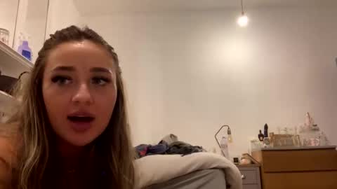 Snapshot of mimi_monroe1 chatting on March 2025 09:11:02 PM Mimi Monroe online show from March 2025 09:11:02 PM