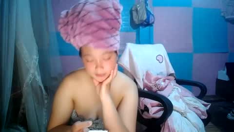 Snapshot of min_baby chatting on July 2026 01:18:02 PM min_baby online show from July 2026 01:18:02 PM