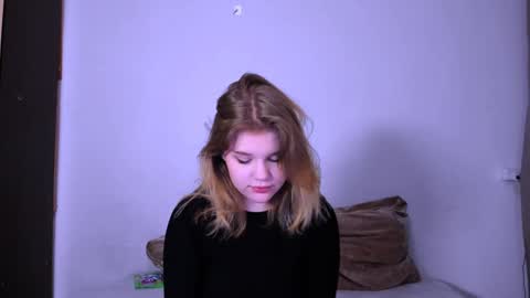 hi Im Mina  online show from January 2025 10:35:02 PM