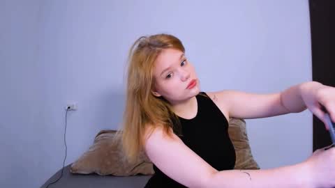 hi Im Mina  online show from October 2025 10:21:01 PM