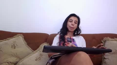 mina smith online show from September 2025 04:32:02 PM