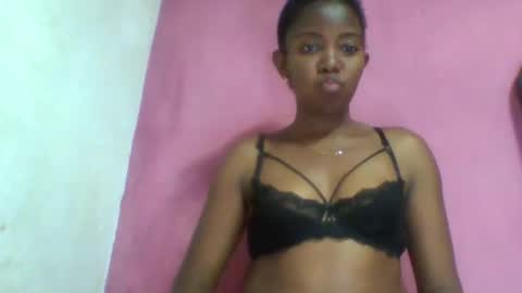 Snapshot of minachocolate chatting on May 2026 02:24:02 PM minachocolate online show from May 2026 02:24:02 PM