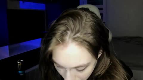 minadzukii online show from November 2025 07:25:01 PM