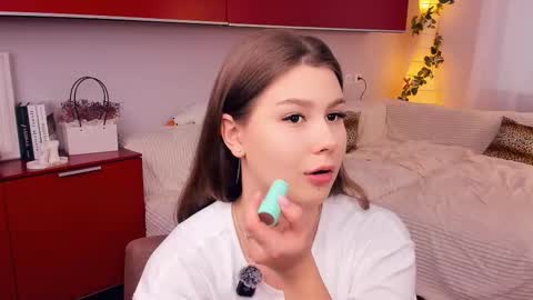 Mindi online show from October 2025 07:17:02 AM