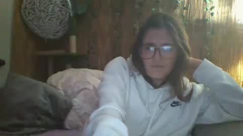 Mindy online show from October 2025 01:12:01 PM