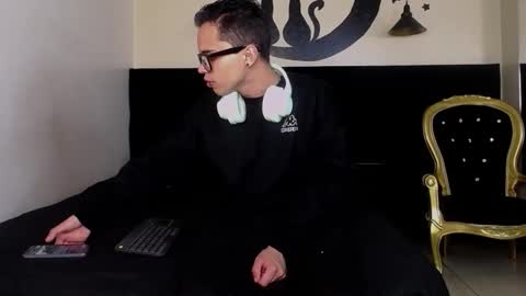 Minho Reyes online show from November 2025 11:22:01 AM