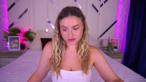 minifox_ online show from September 2025 06:37:02 AM