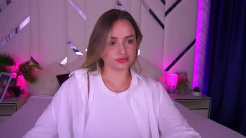 minifox_ online show from September 2025 06:28:02 AM