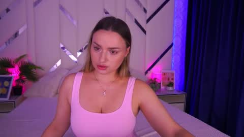 minifox_ online show from October 2025 07:20:02 AM