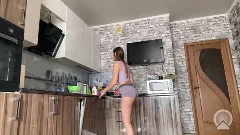 minimimi18 online show from November 2025 06:57:01 AM