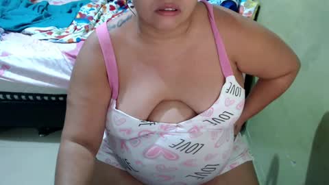 Snapshot of minnie_bbw69 chatting on January 2025 01:18:02 AM Andrea online show from January 2025 01:18:02 AM