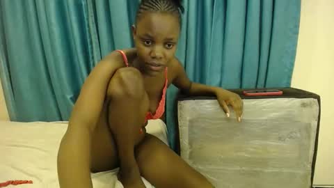 Snapshot of minnie_lila chatting on October 2025 03:11:01 PM Lila online show from October 2025 03:11:01 PM