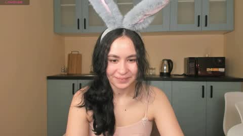 Snapshot of minniiemile chatting on April 2026 05:49:02 AM Minnie online show from April 2026 05:49:02 AM