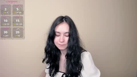 Snapshot of minniiemile chatting on April 2026 05:45:02 AM Minnie online show from April 2026 05:45:02 AM