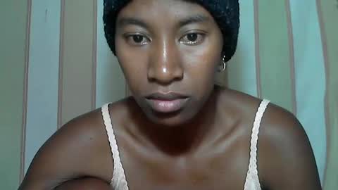 Snapshot of minouch211907 chatting on January 2025 03:38:01 AM minouch211907 online show from January 2025 03:38:01 AM