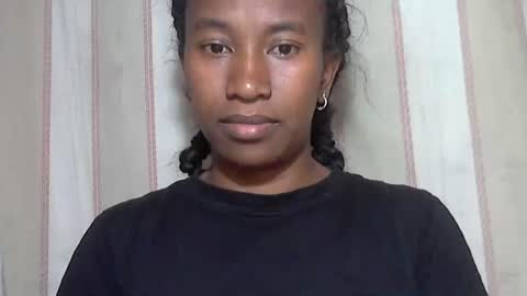 Snapshot of minouch211907 chatting on November 2025 06:13:02 AM minouch211907 online show from November 2025 06:13:02 AM